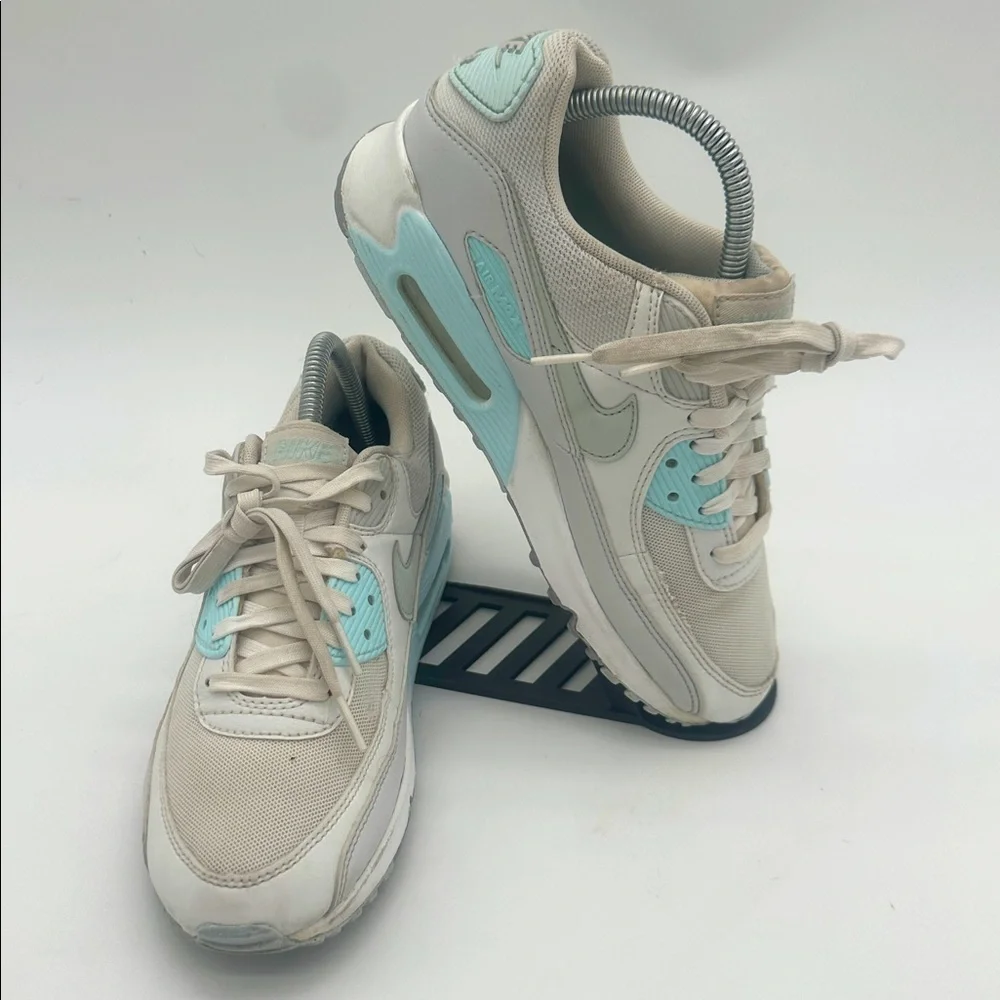 Nike Air Max 90 White Glacier Blue Wolf Grey Light Silver Women's Size 8